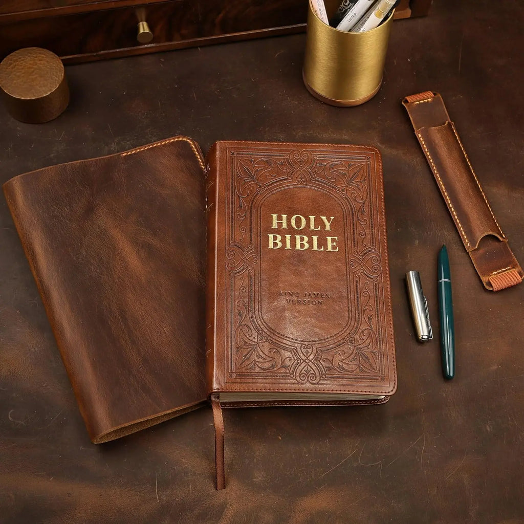 Funda de Cuero Personalizada para Biblia KJV | Estuche Protector con Grabado